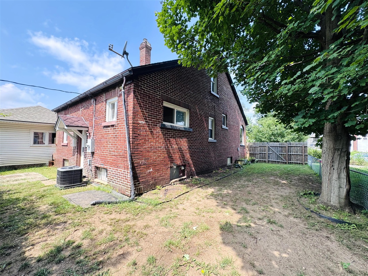 main property photo 32
