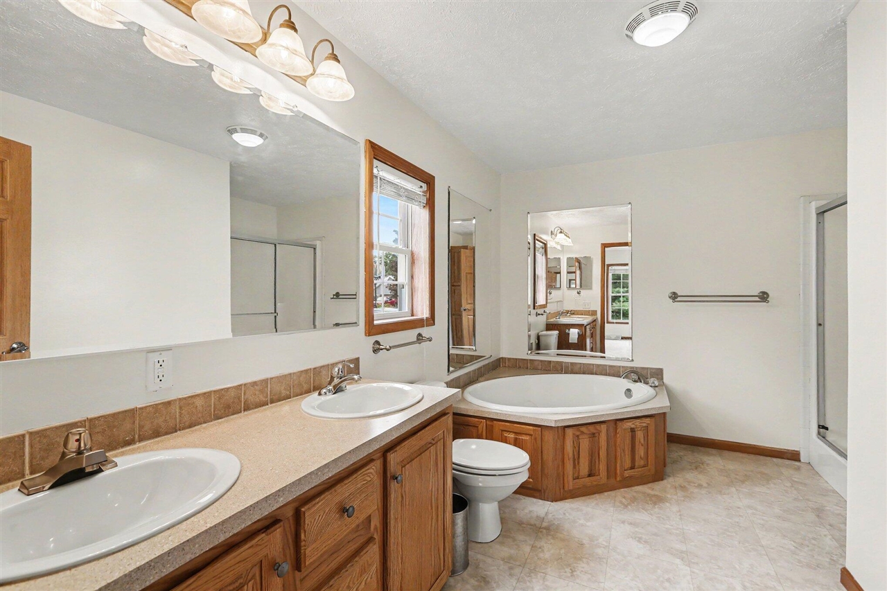 main property photo 11