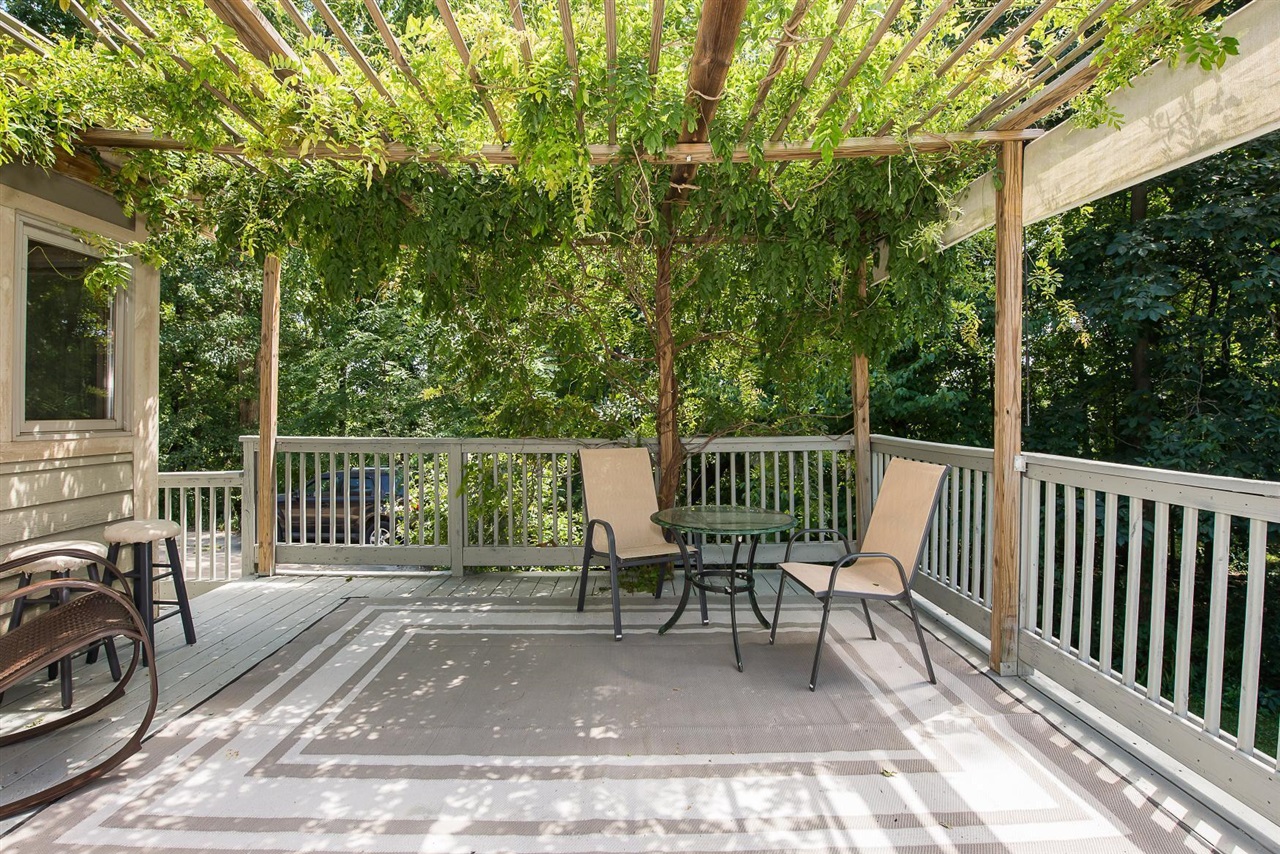 main property photo 28