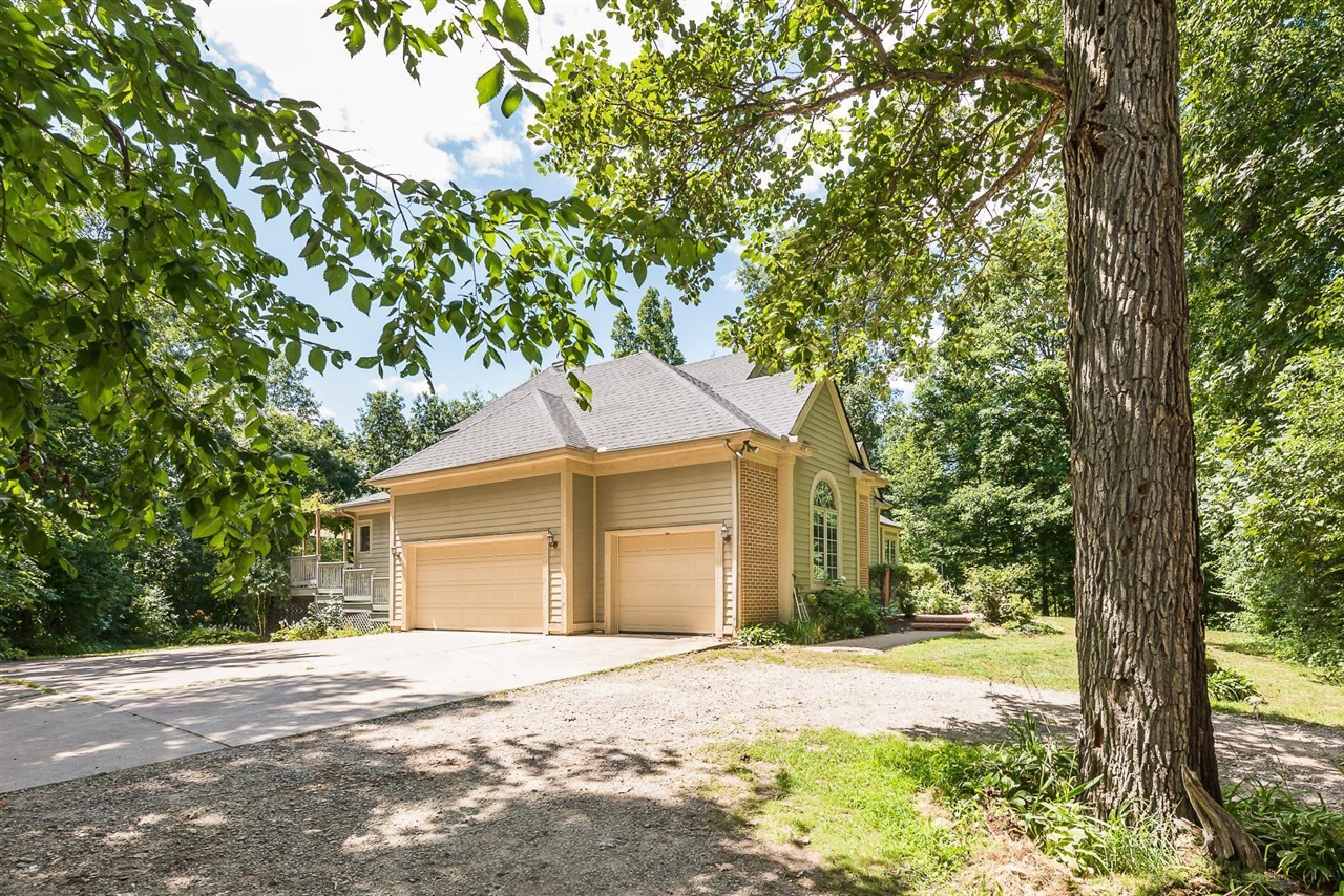 main property photo 79