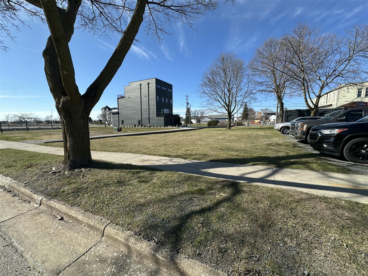 main property photo 9