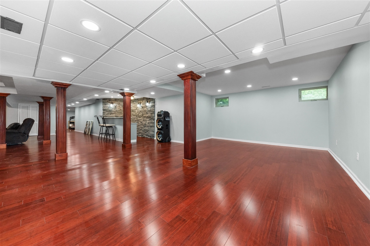 main property photo 74