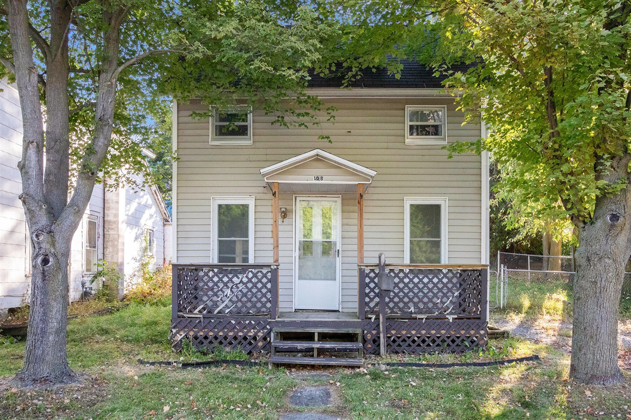 main property photo 18