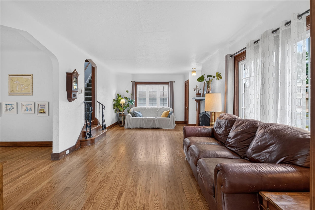 property viewer photo 8