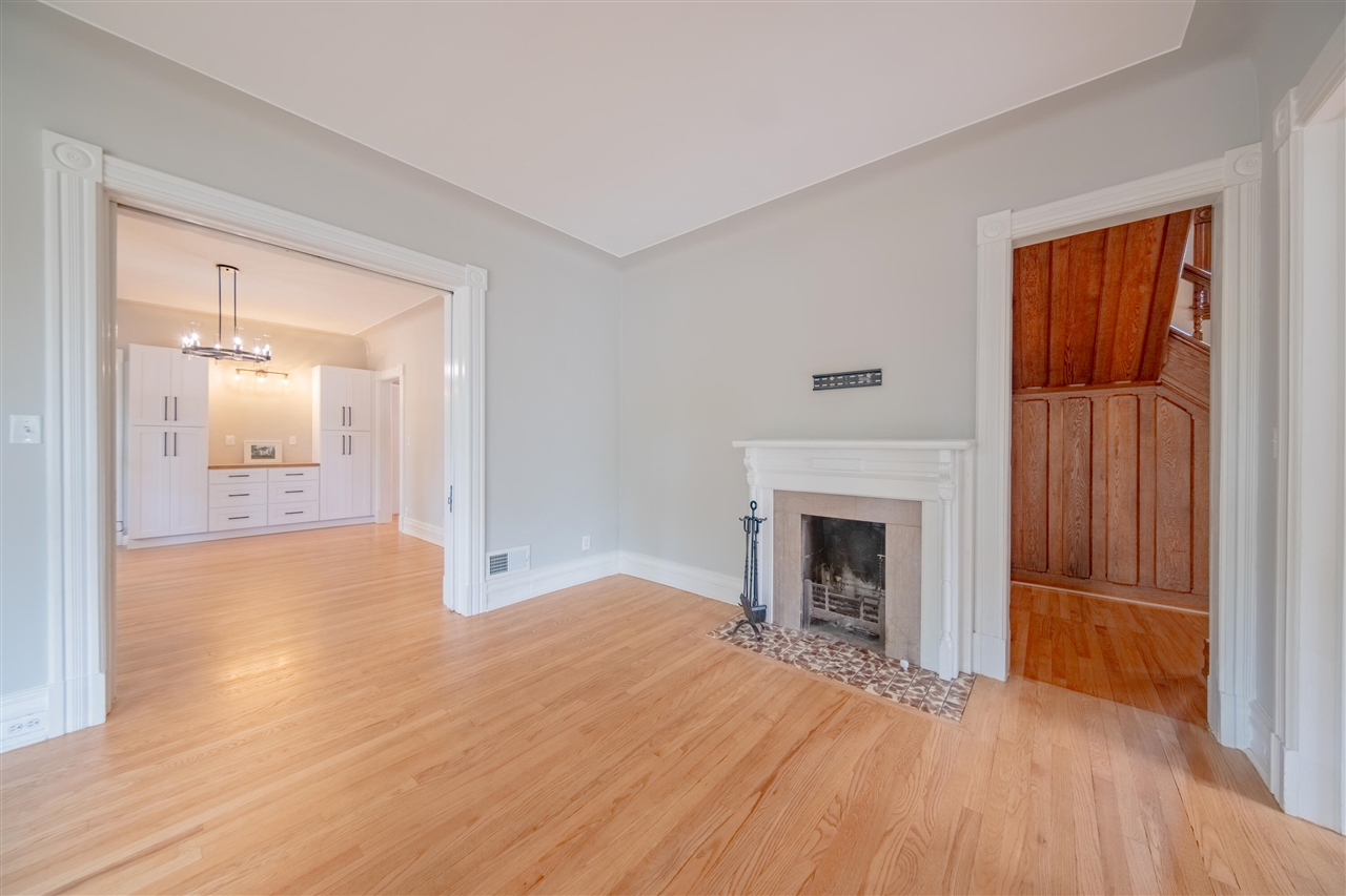 property viewer photo 15