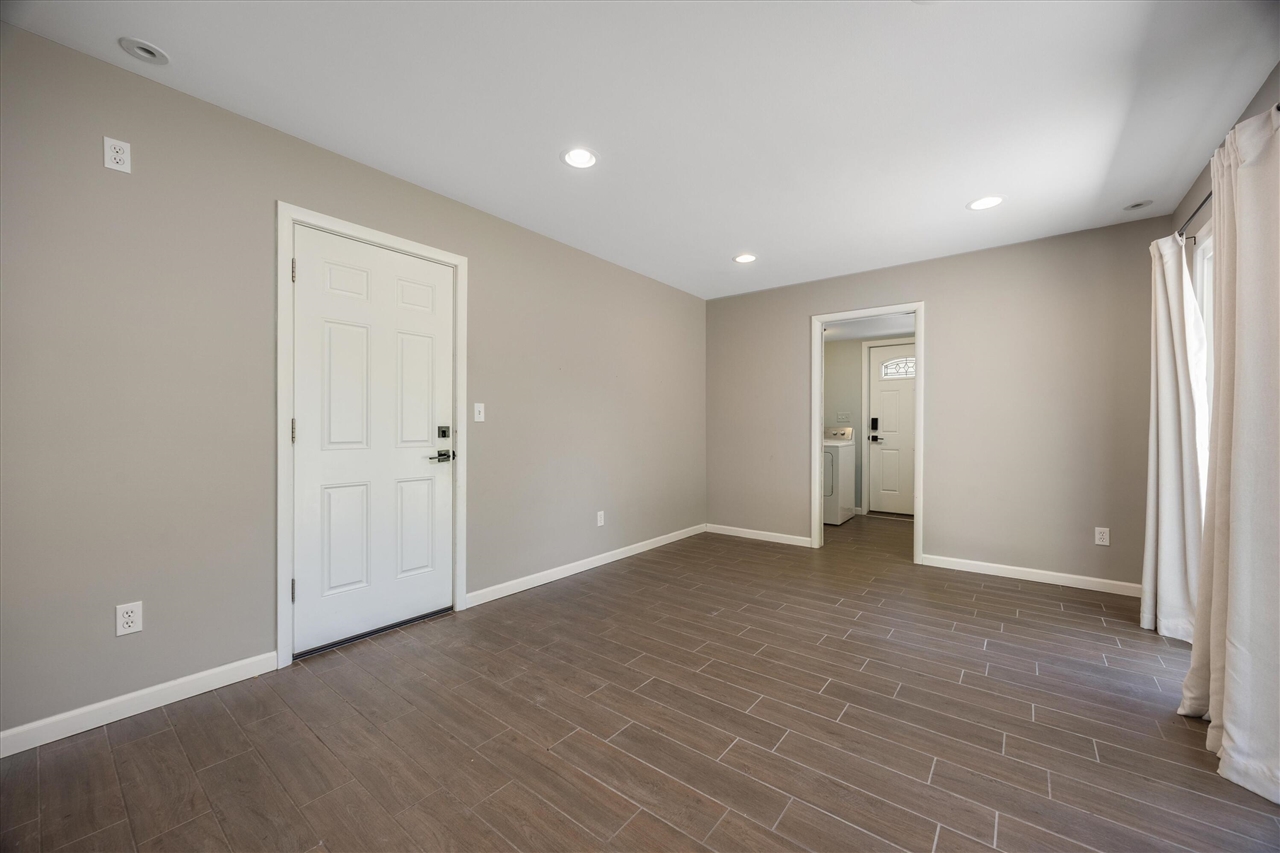 property viewer photo 11