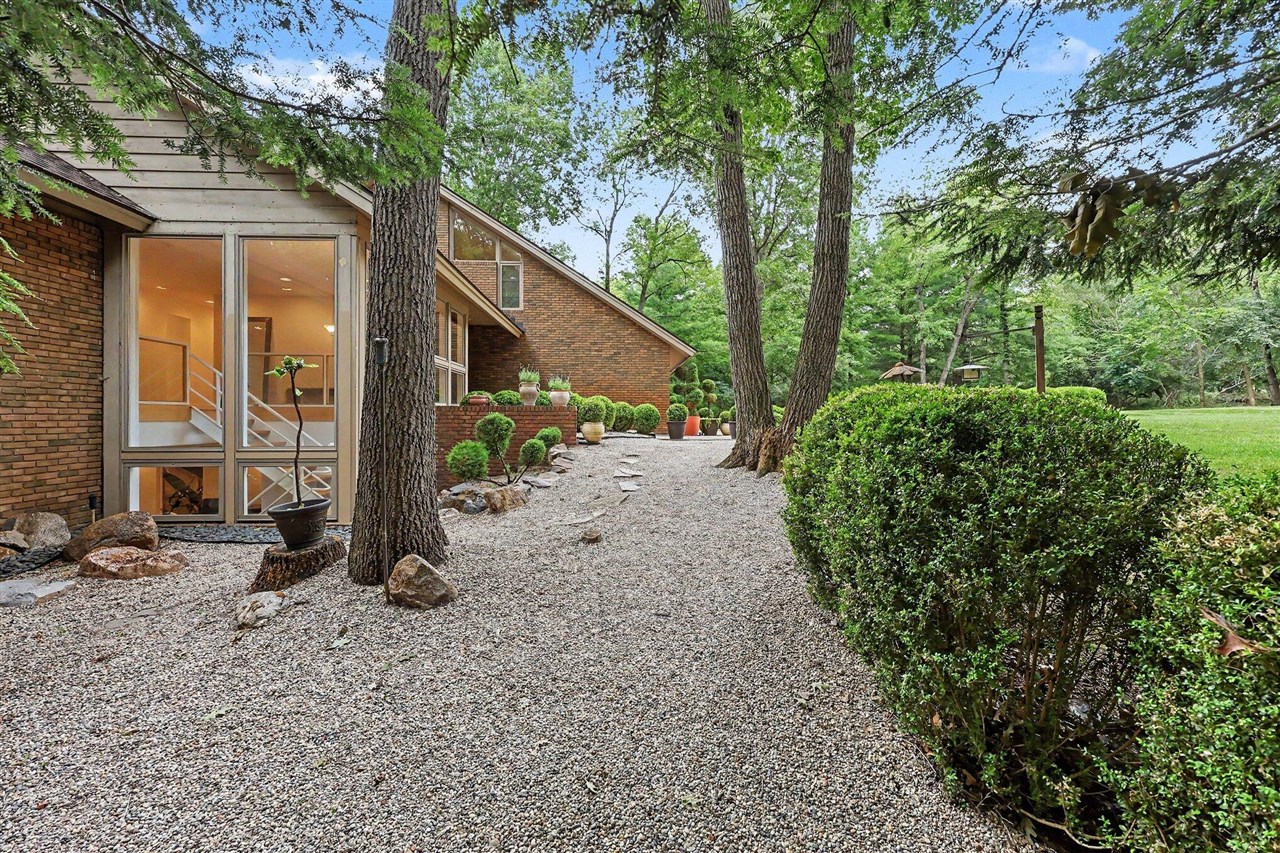 main property photo 86