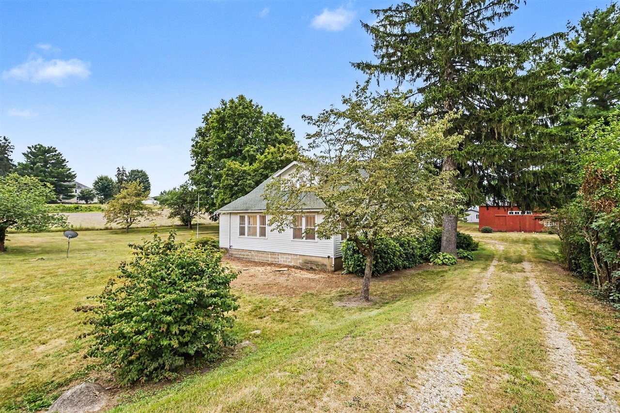 main property photo 33
