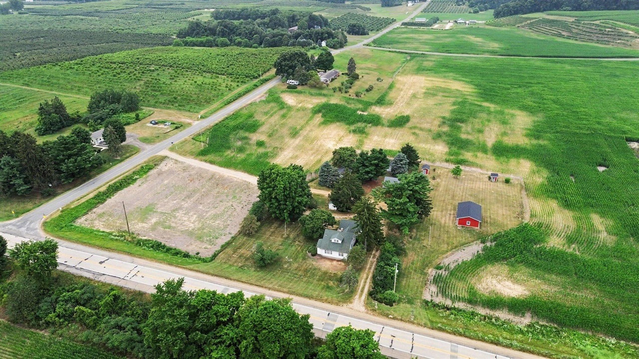 main property photo 37