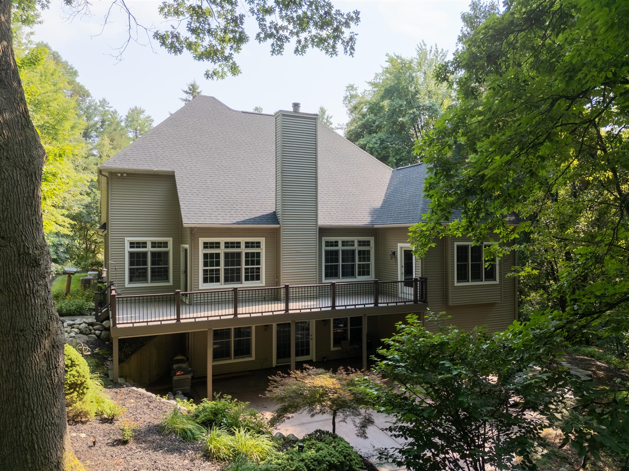 main property photo 4
