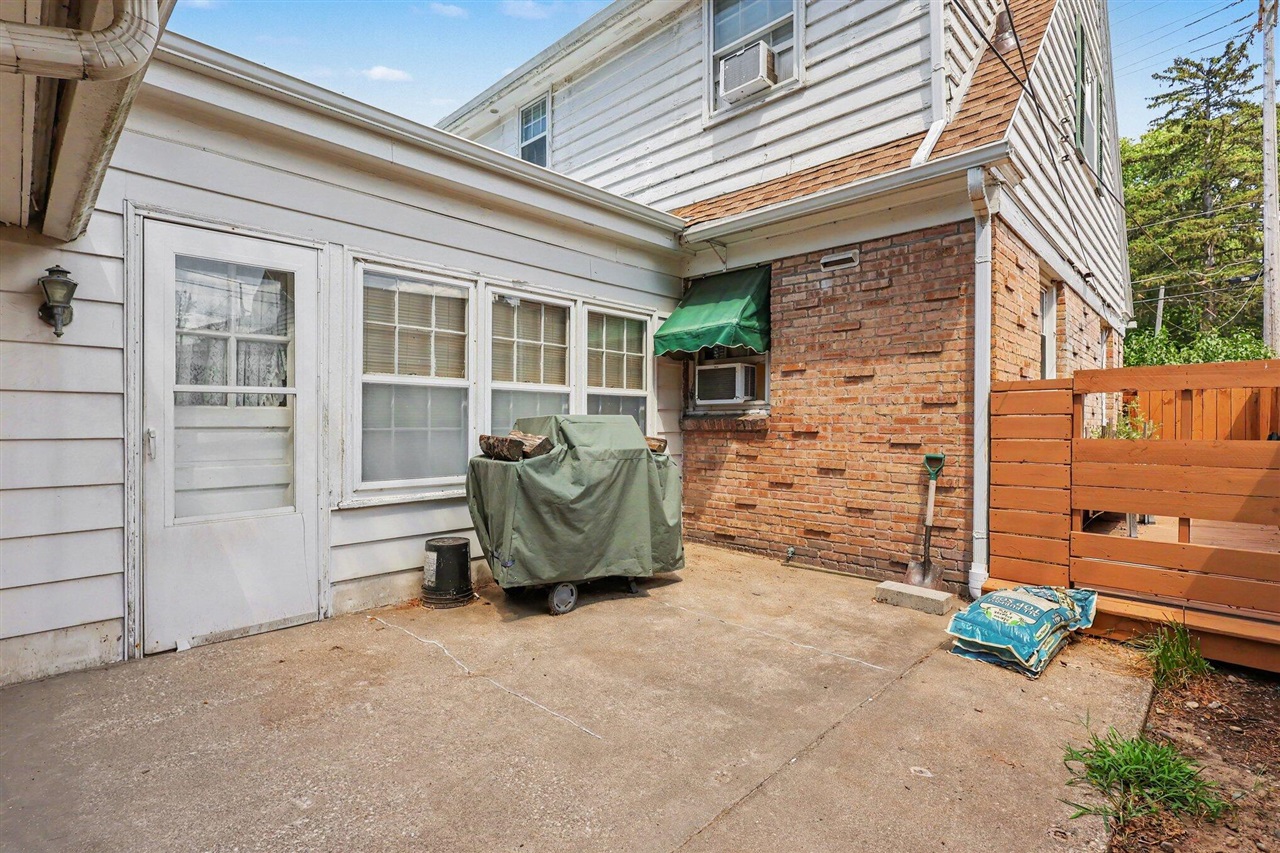 main property photo 25