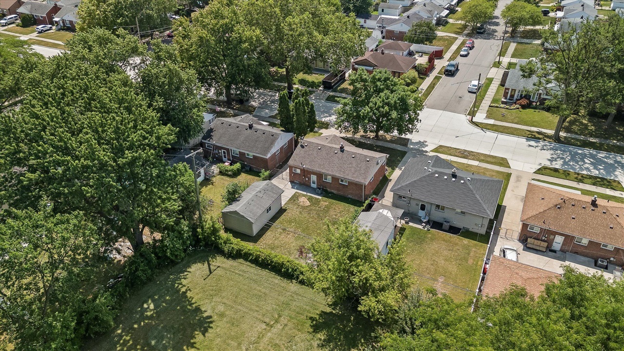 main property photo 19
