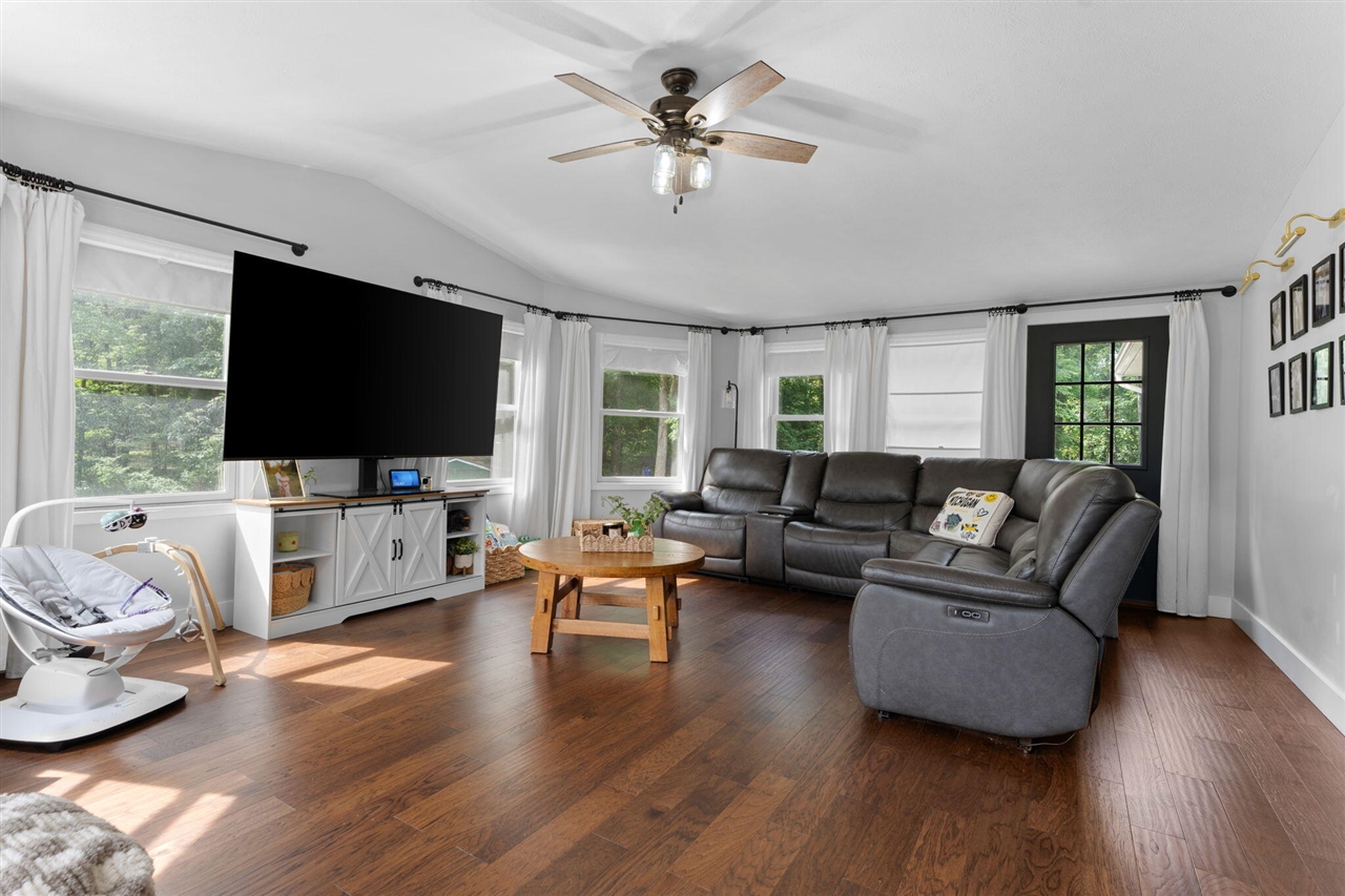 property viewer photo 32