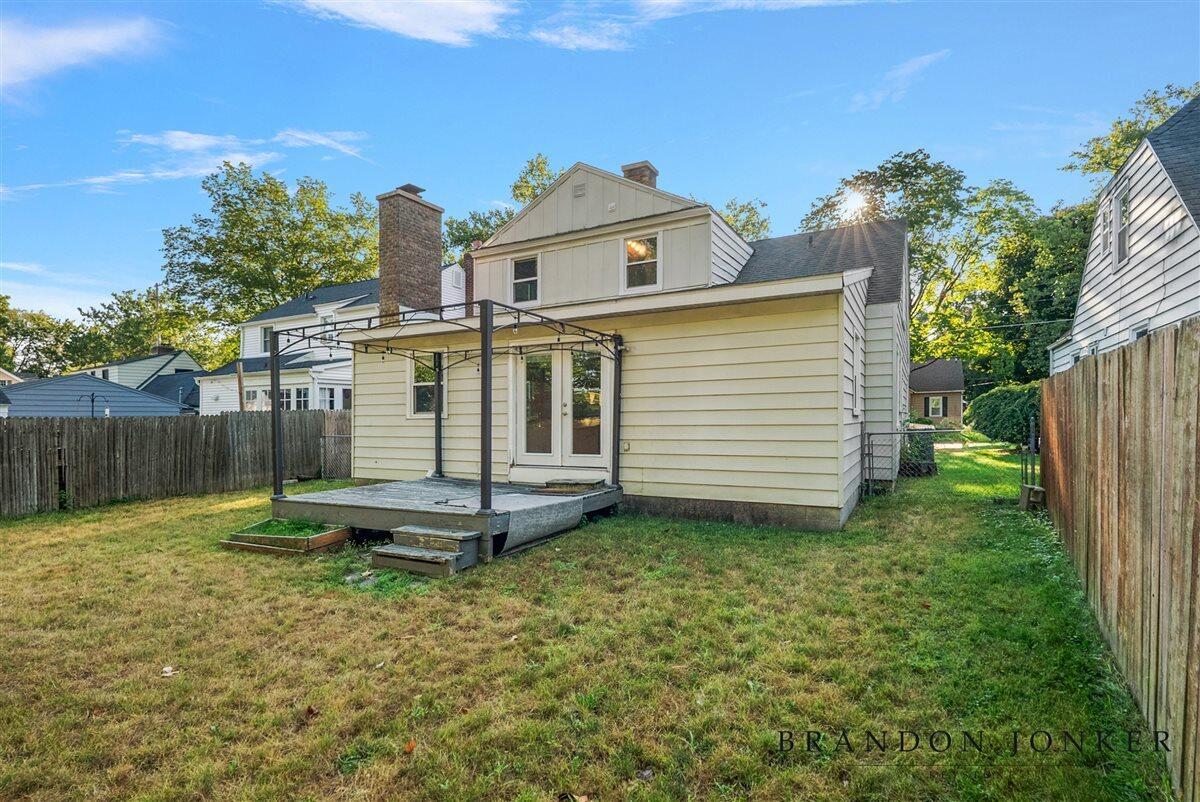 main property photo 59