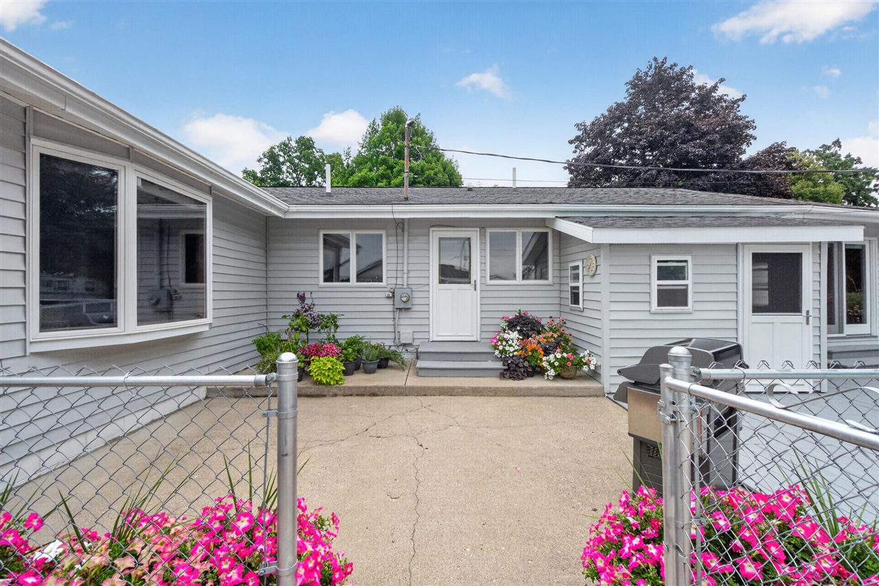 main property photo 54