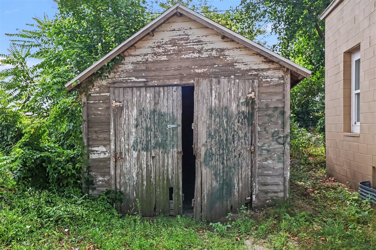 main property photo 19