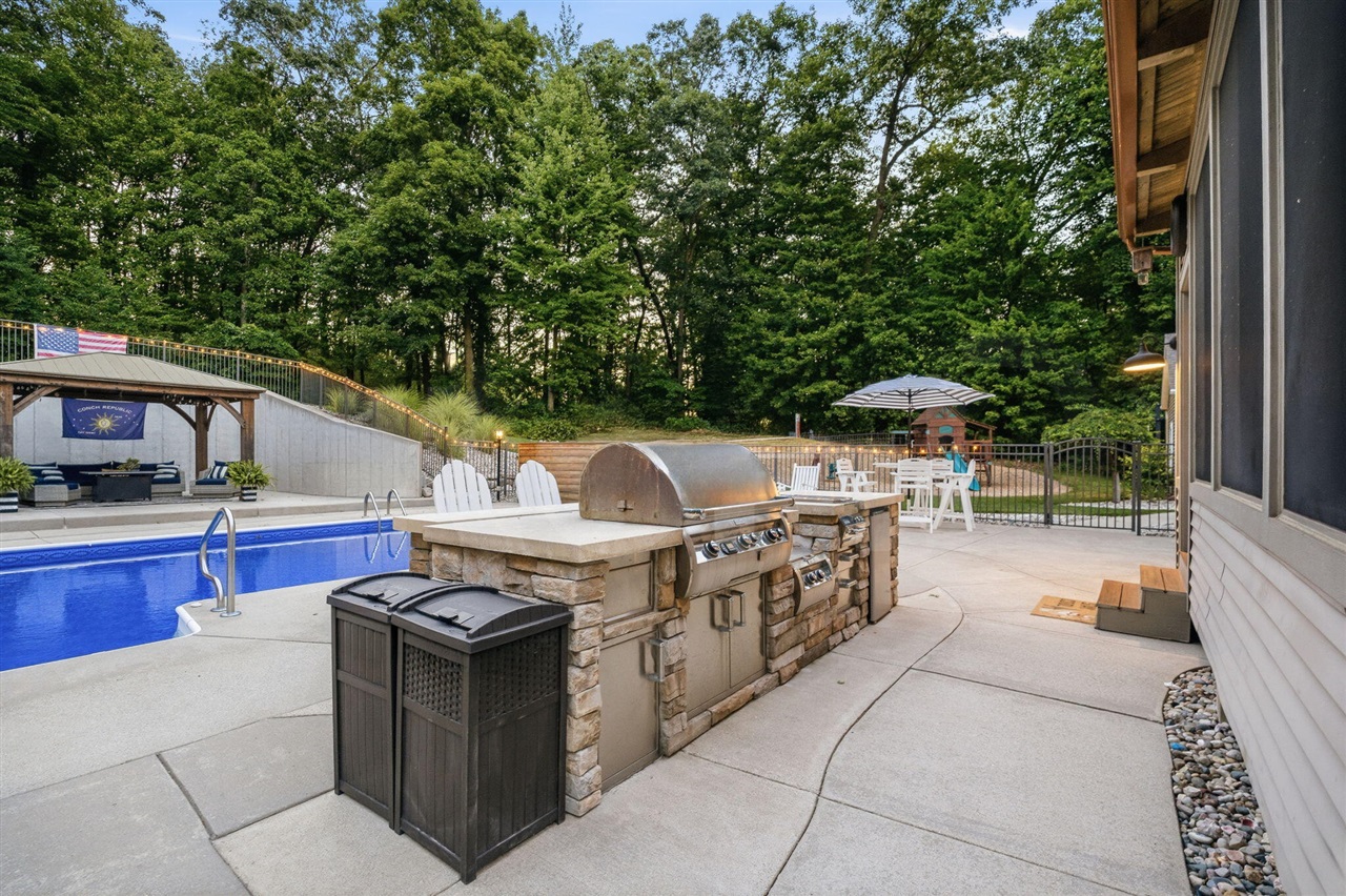 property viewer photo 13