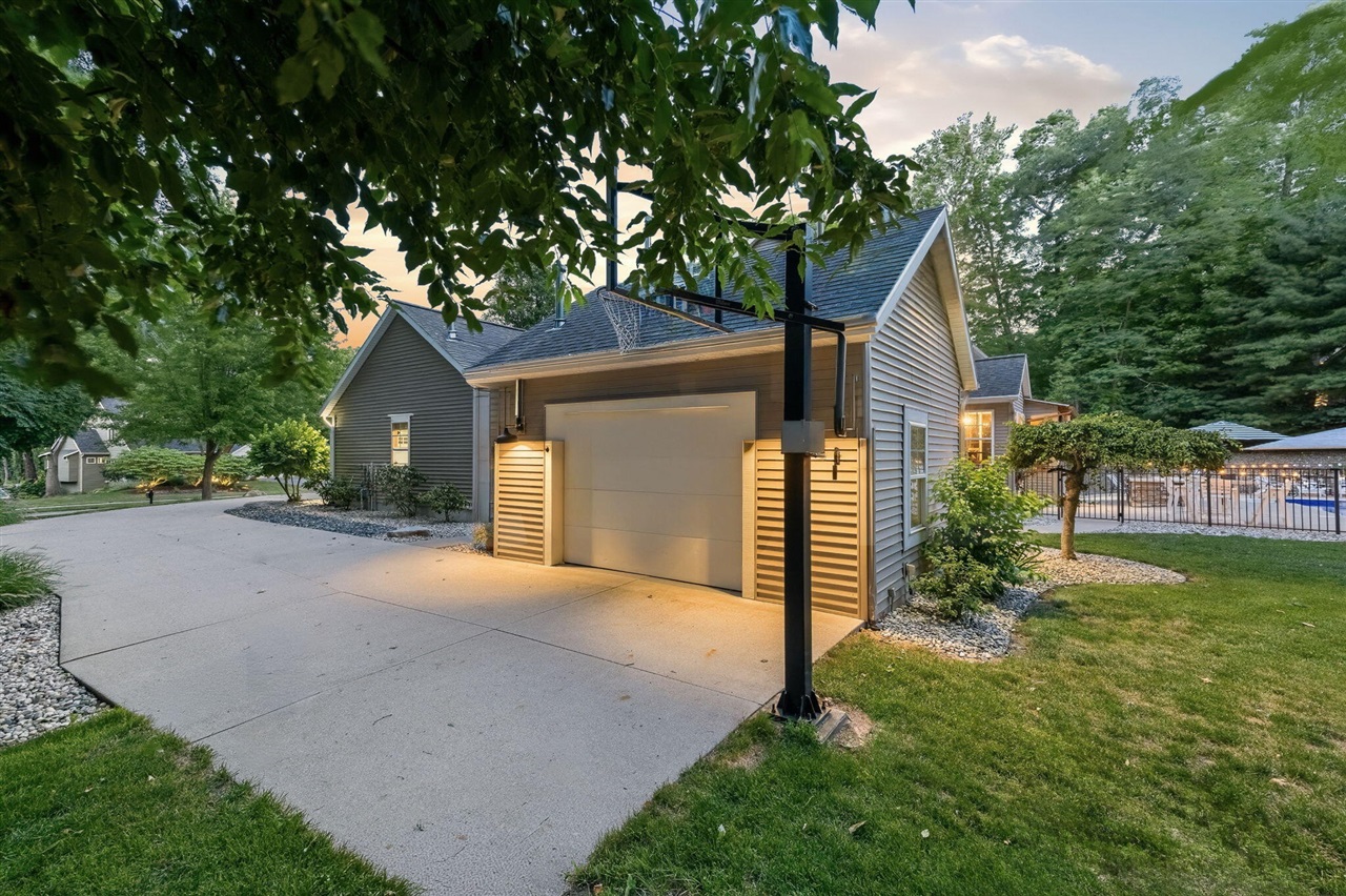 property viewer photo 6