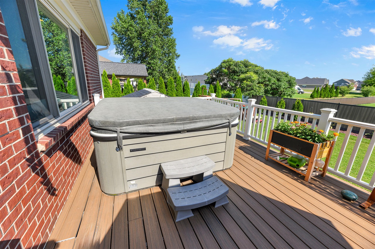 main property photo 32