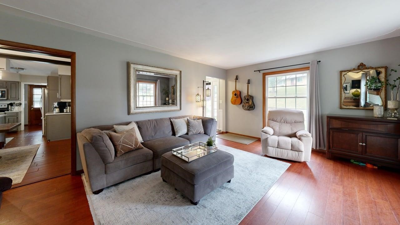 main property photo 5