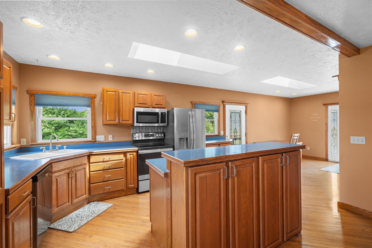 main property photo 15
