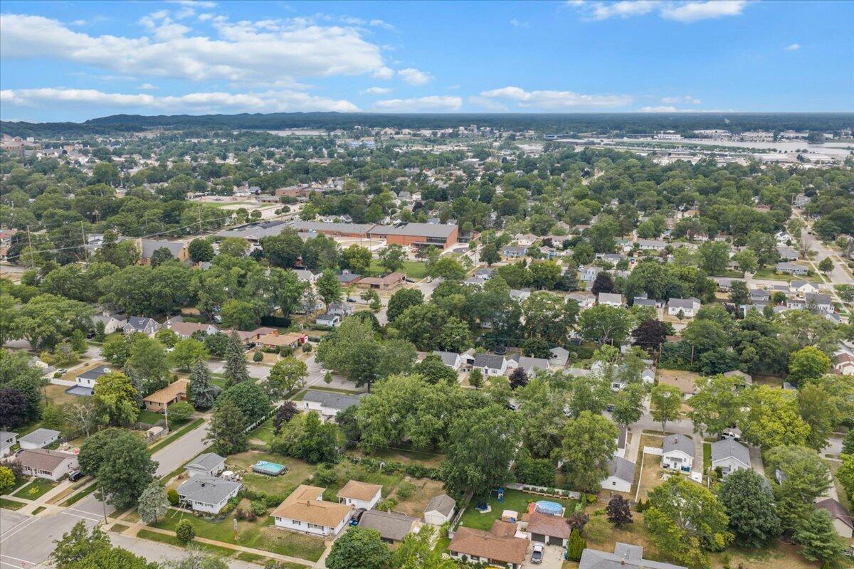 main property photo 51