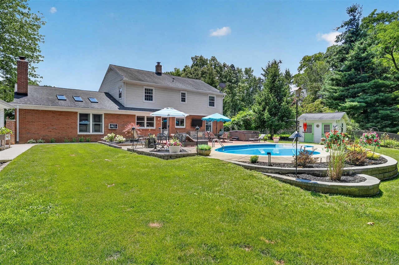 main property photo 43