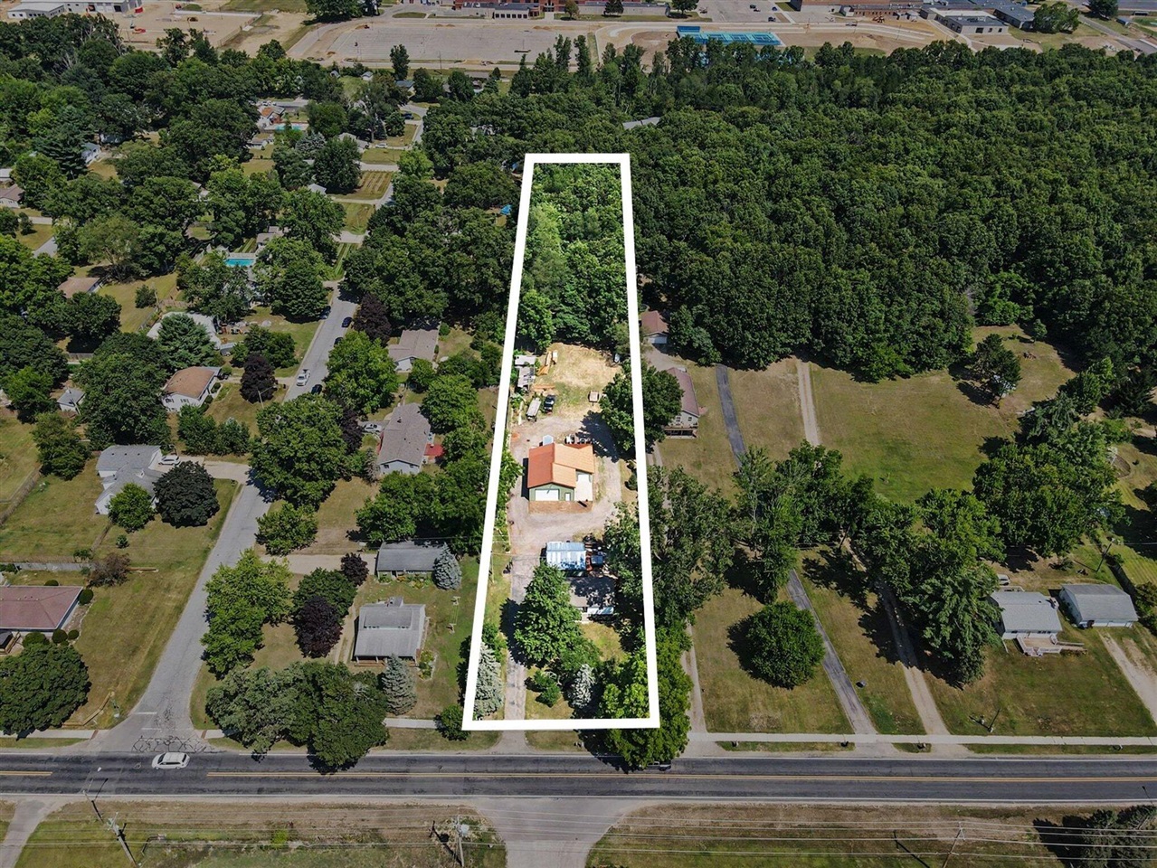 main property photo 28