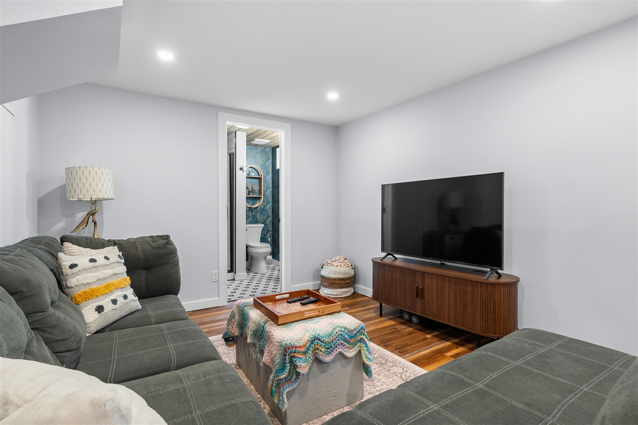 property viewer photo 20