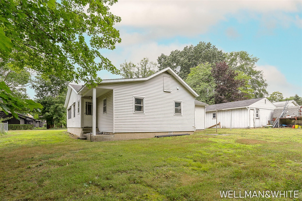 main property photo 18