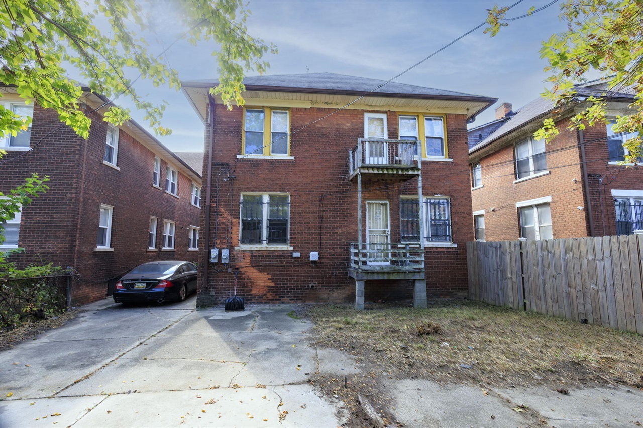 main property photo 10