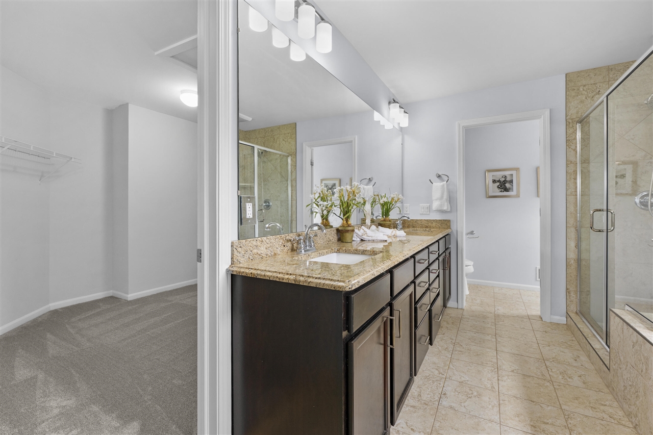 property viewer photo 35