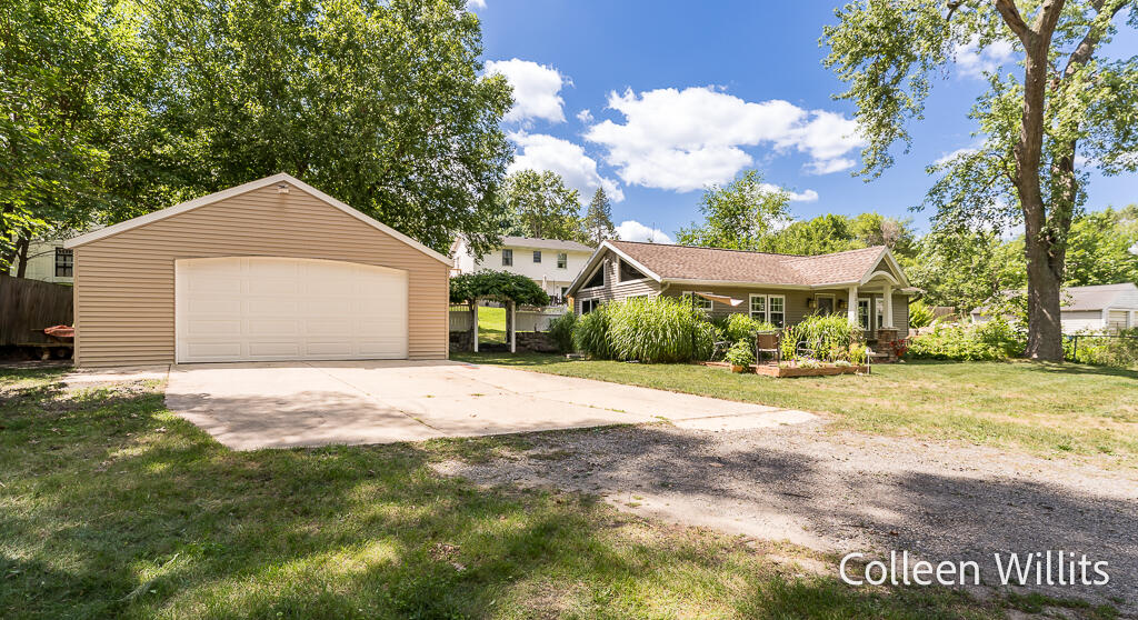 main property photo 43