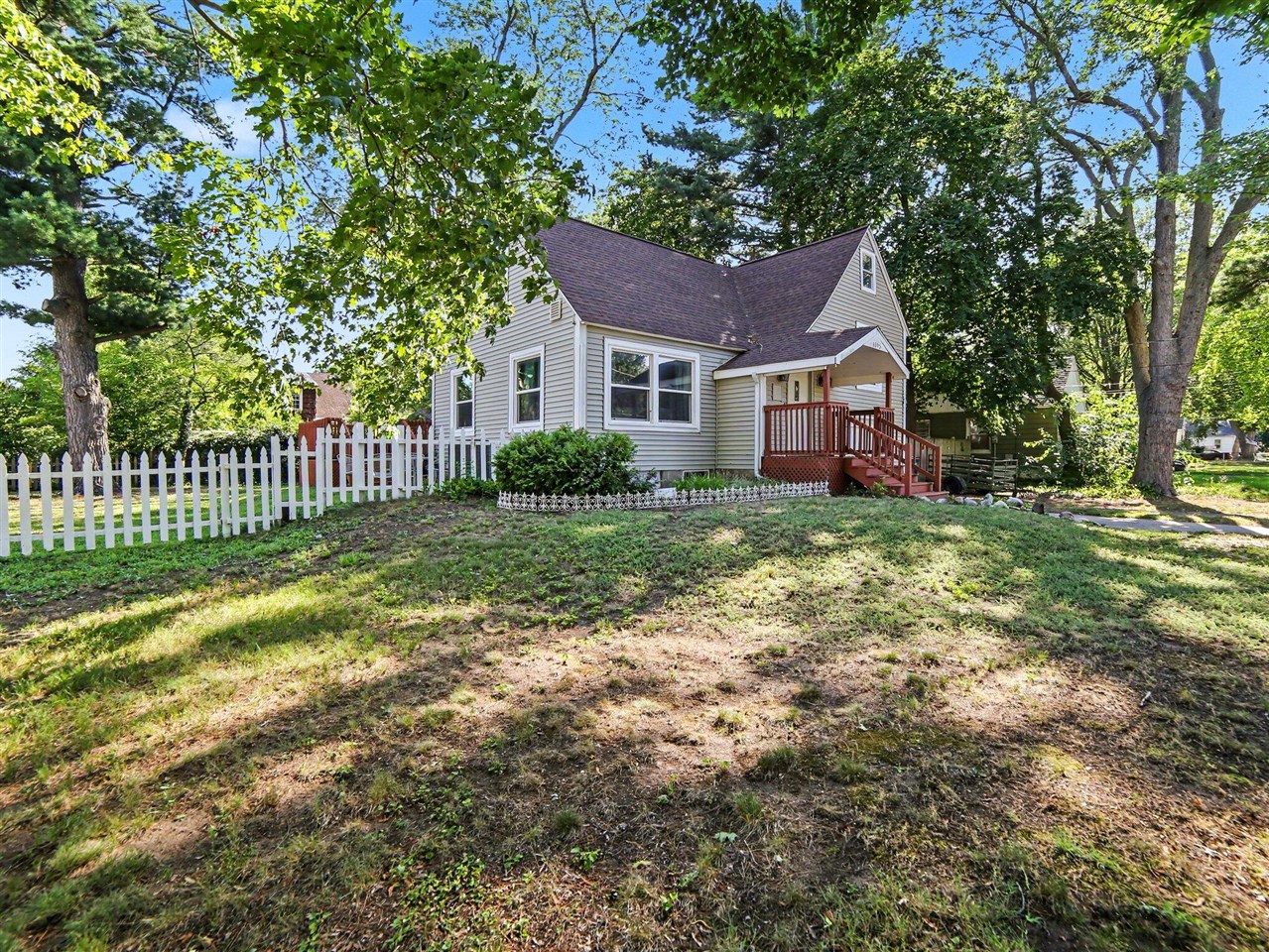 main property photo 3