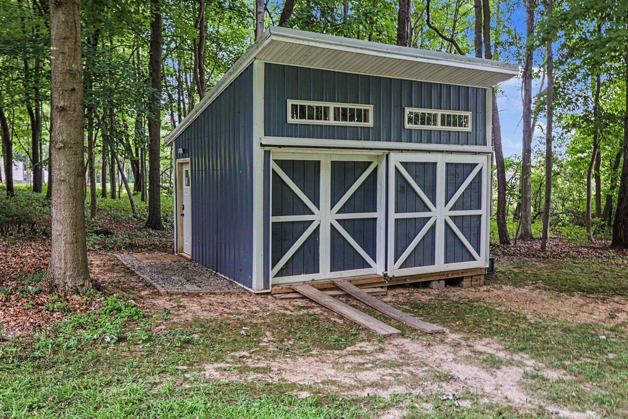 main property photo 32