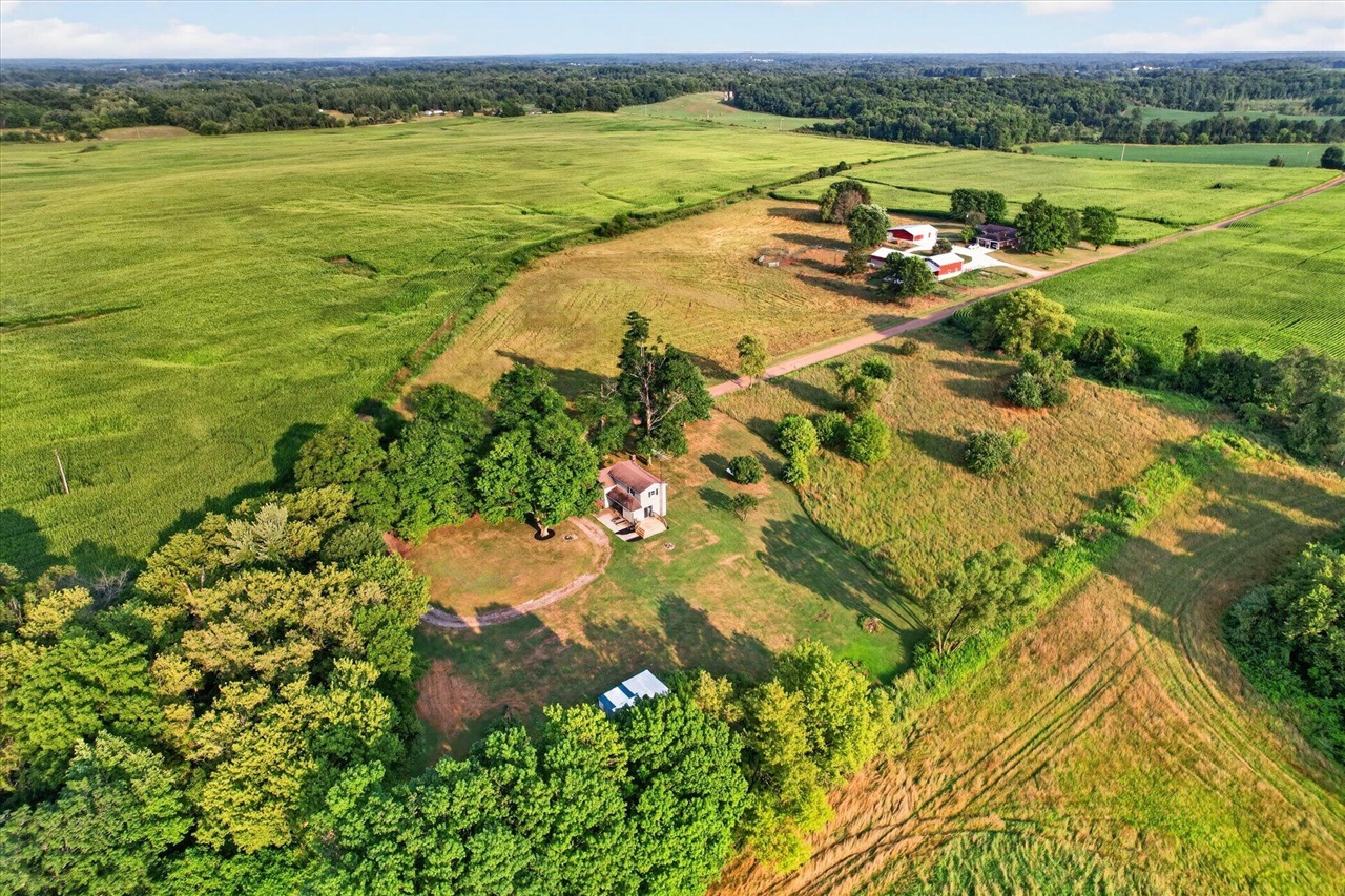 main property photo 44