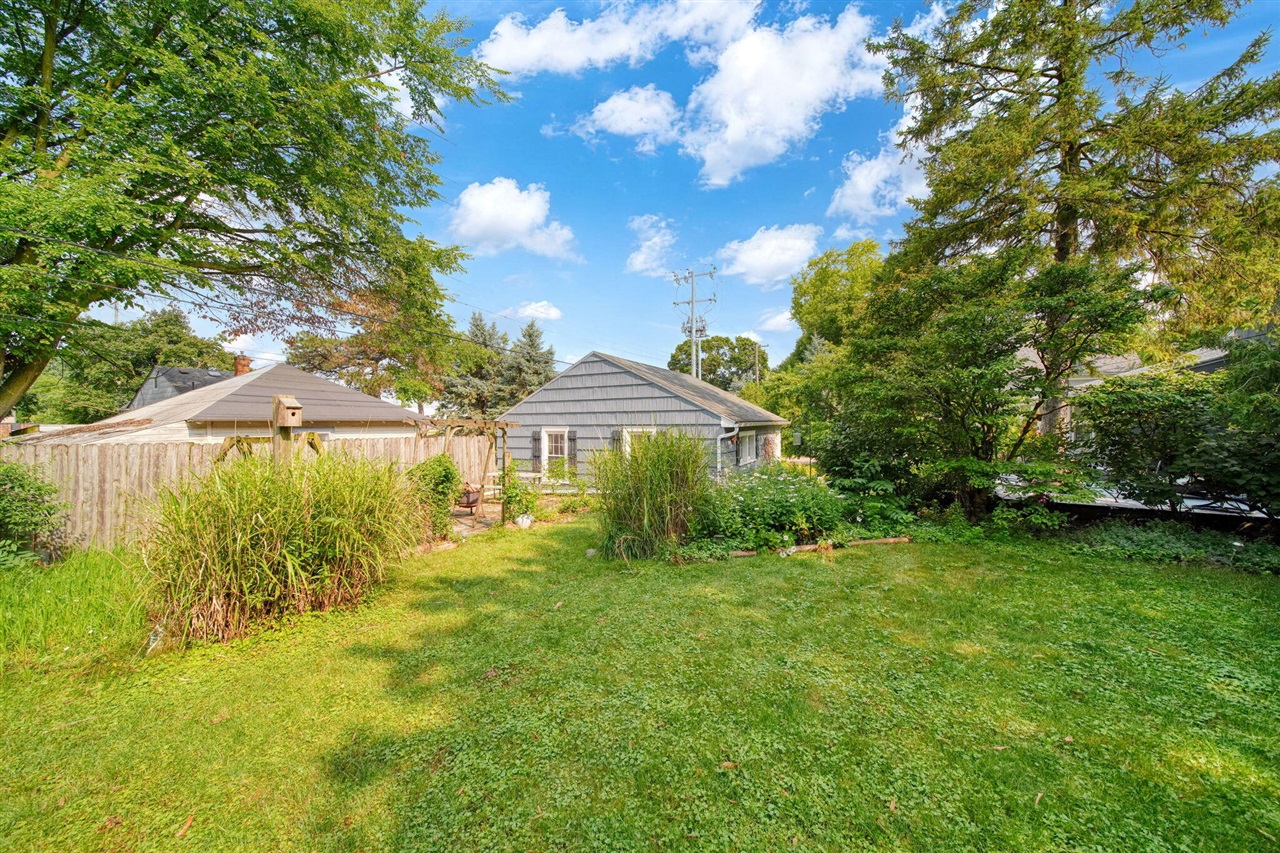 main property photo 50