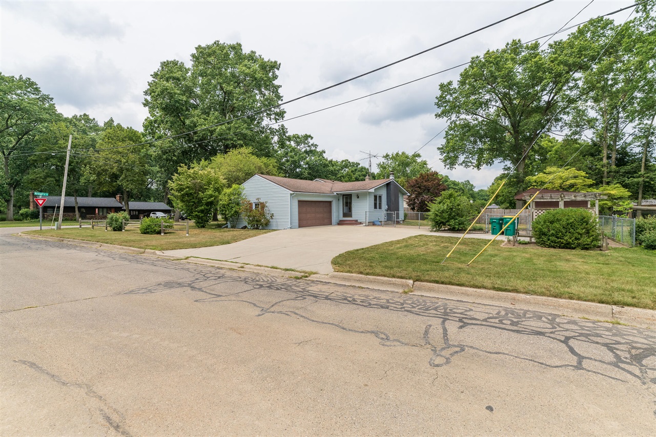 main property photo 57