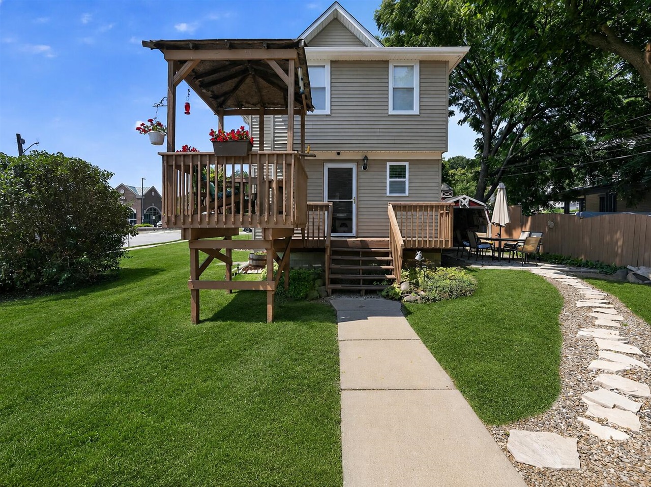 main property photo 45