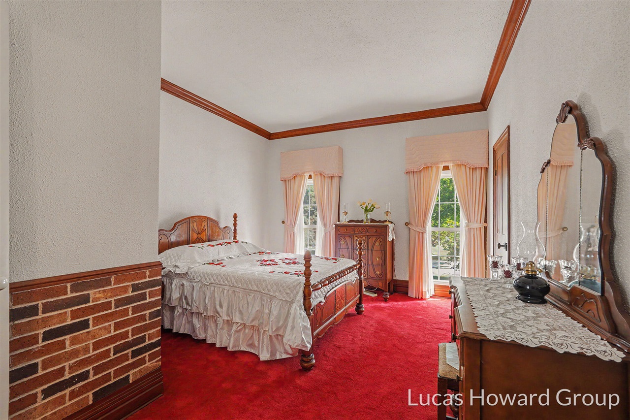 main property photo 18