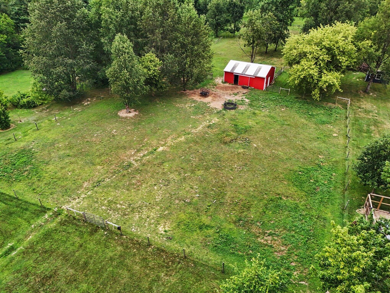 main property photo 28