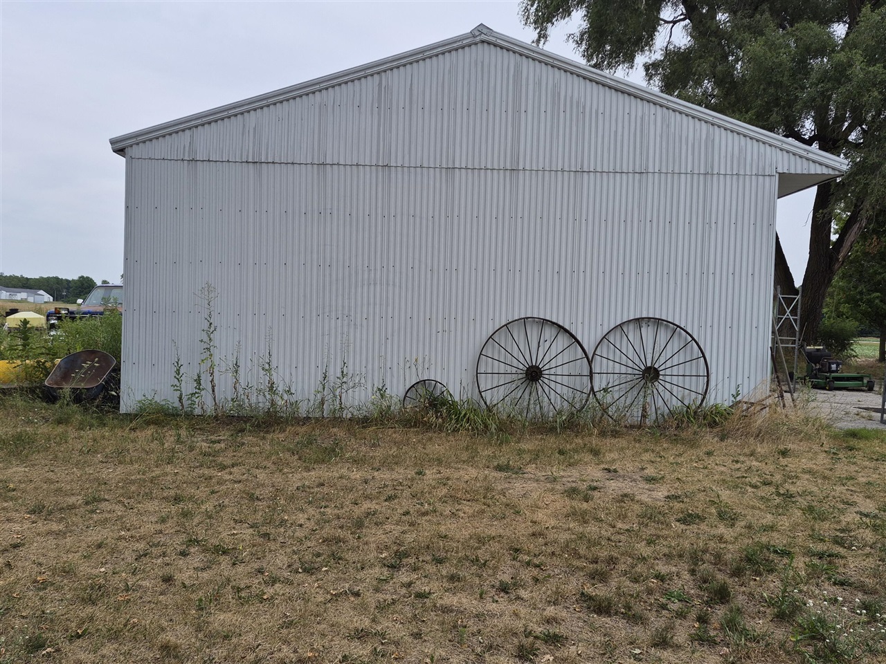 main property photo 17