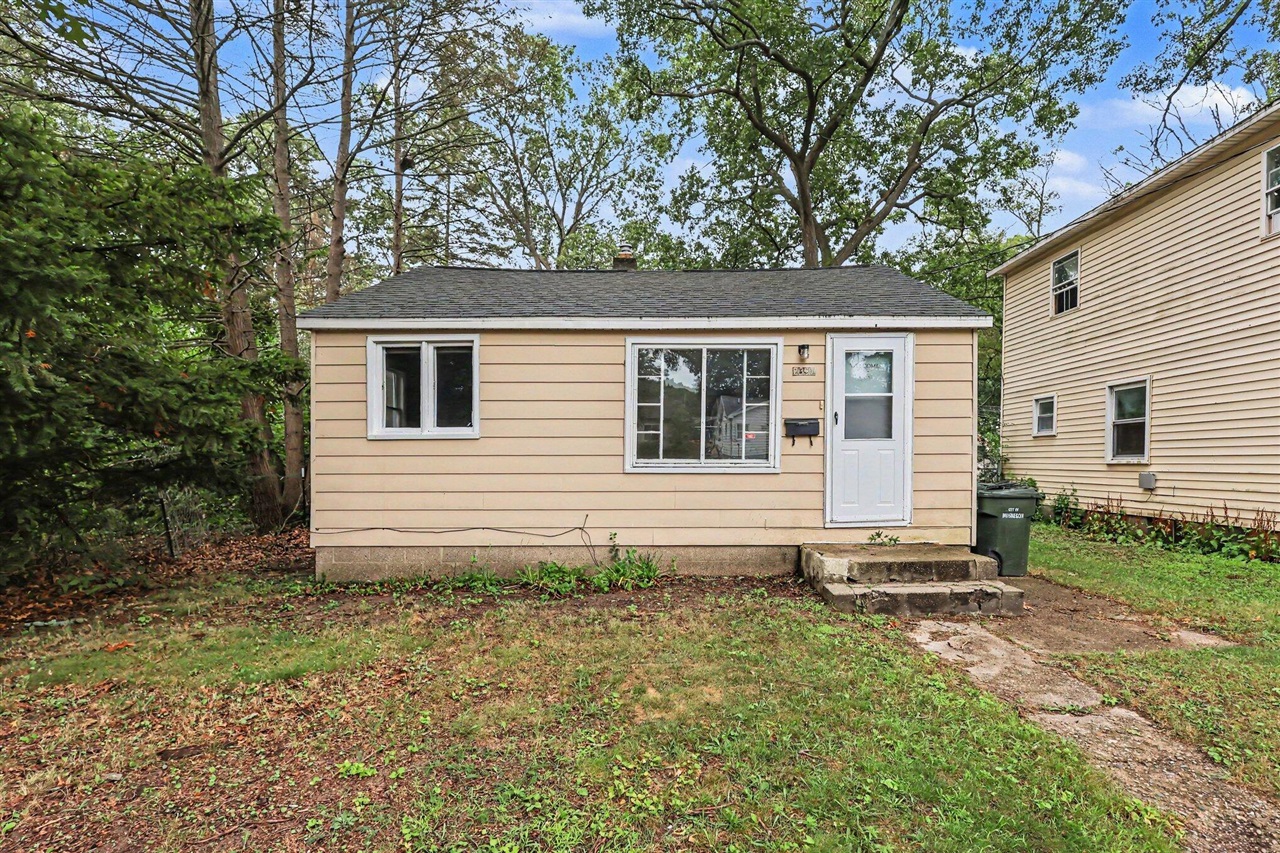 main property photo 10