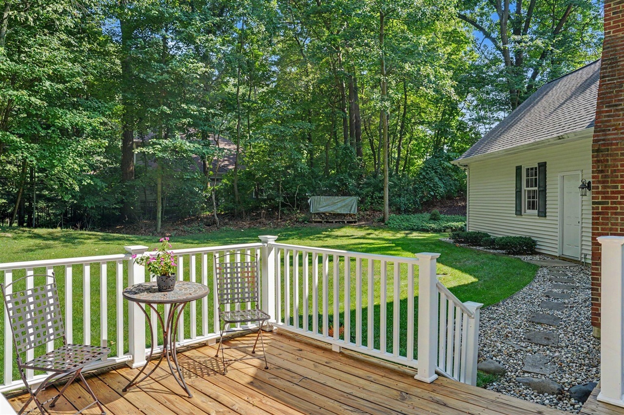 main property photo 30