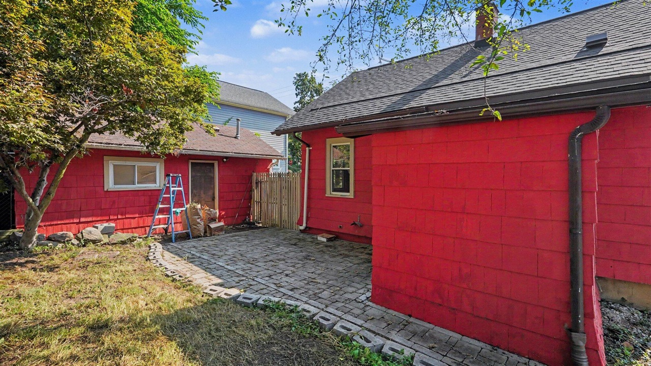 main property photo 19