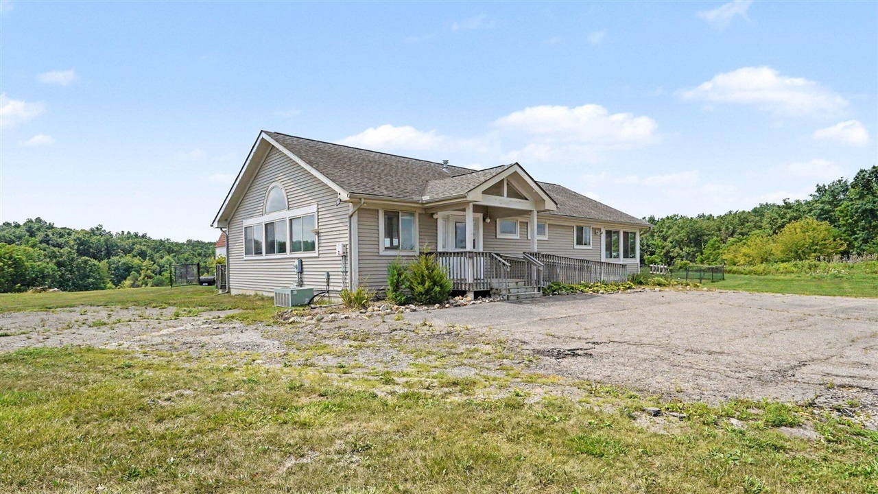 main property photo 25