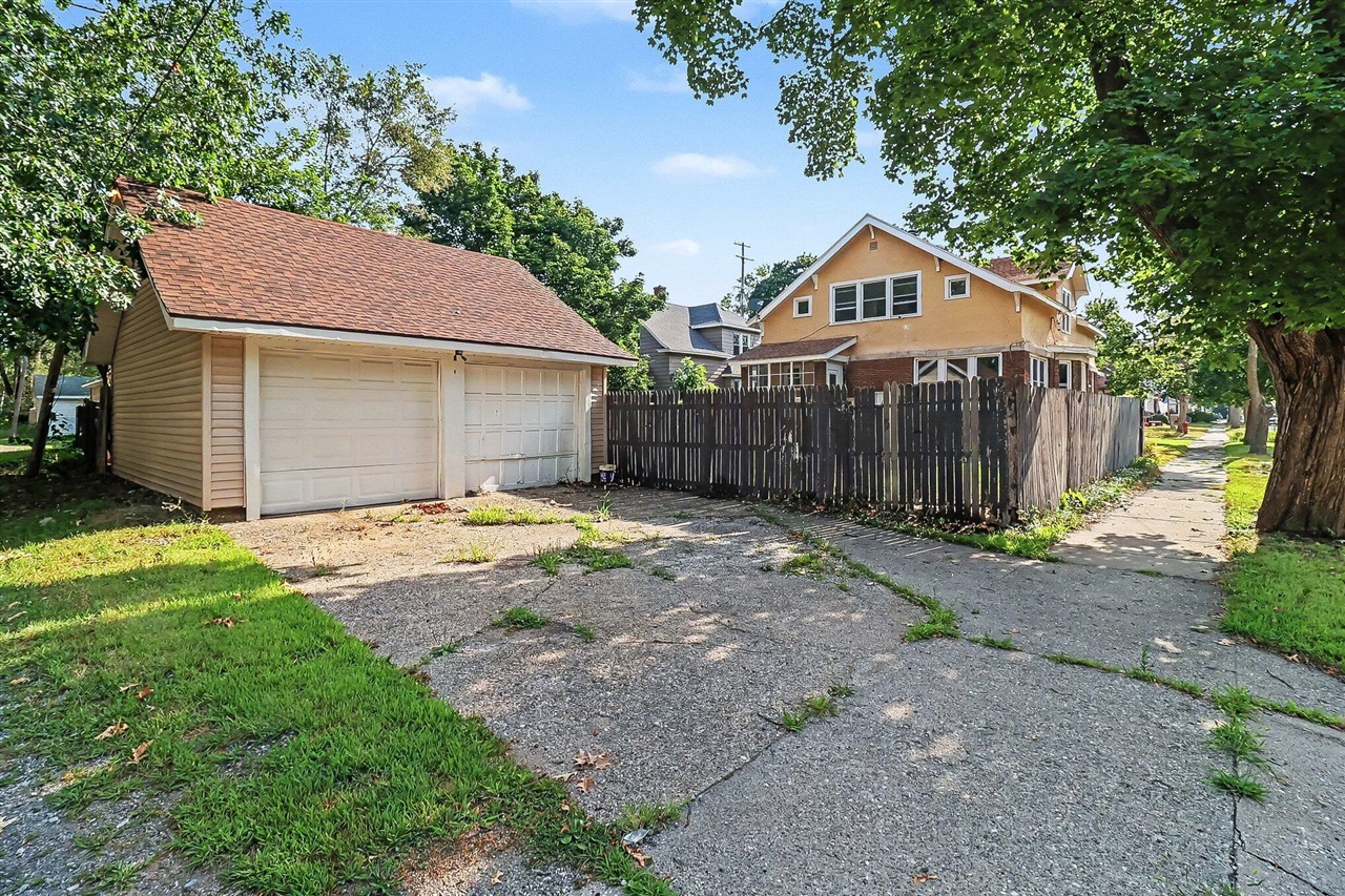main property photo 51