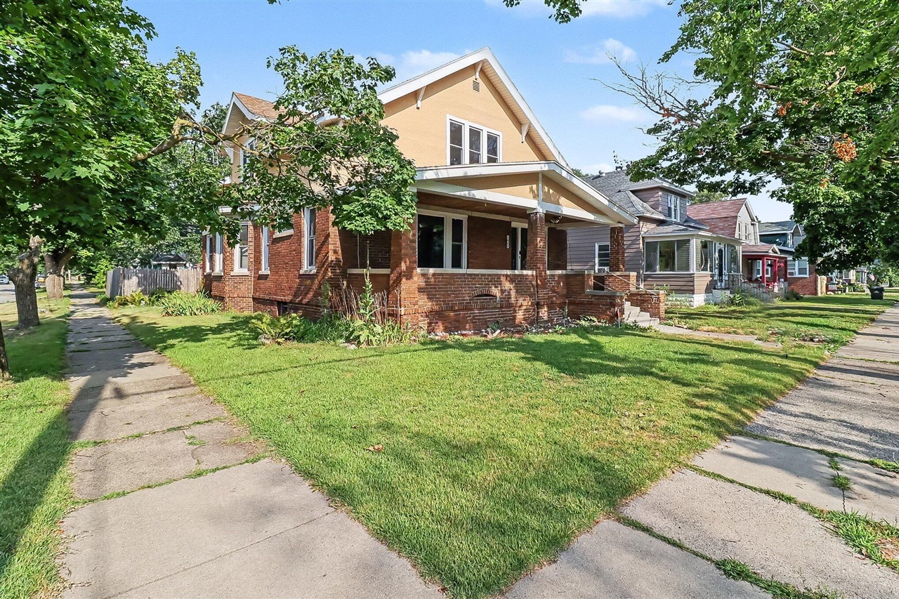 main property photo 9