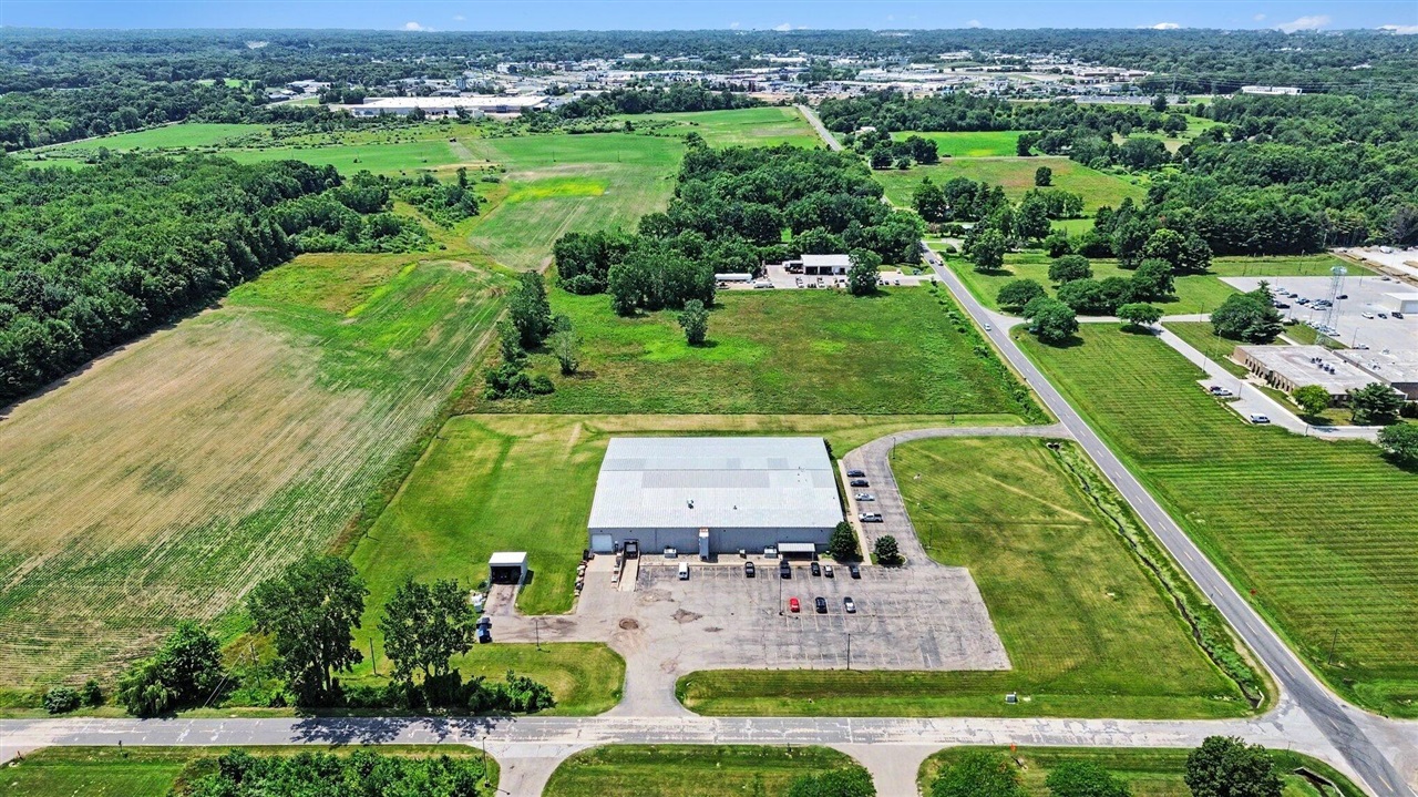 main property photo 28