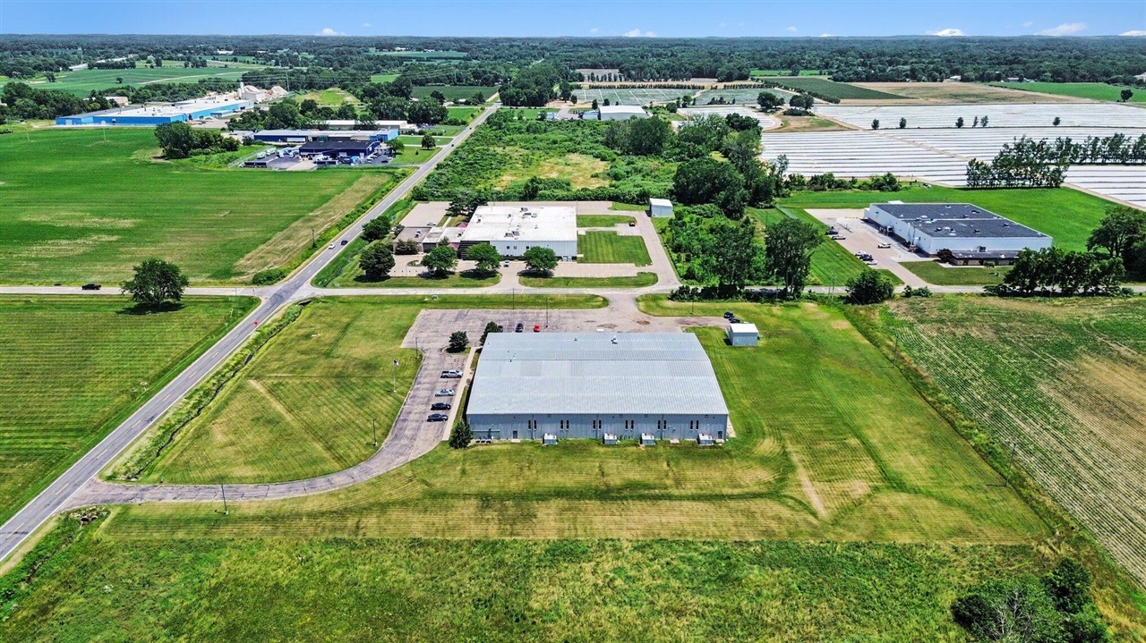 main property photo 29